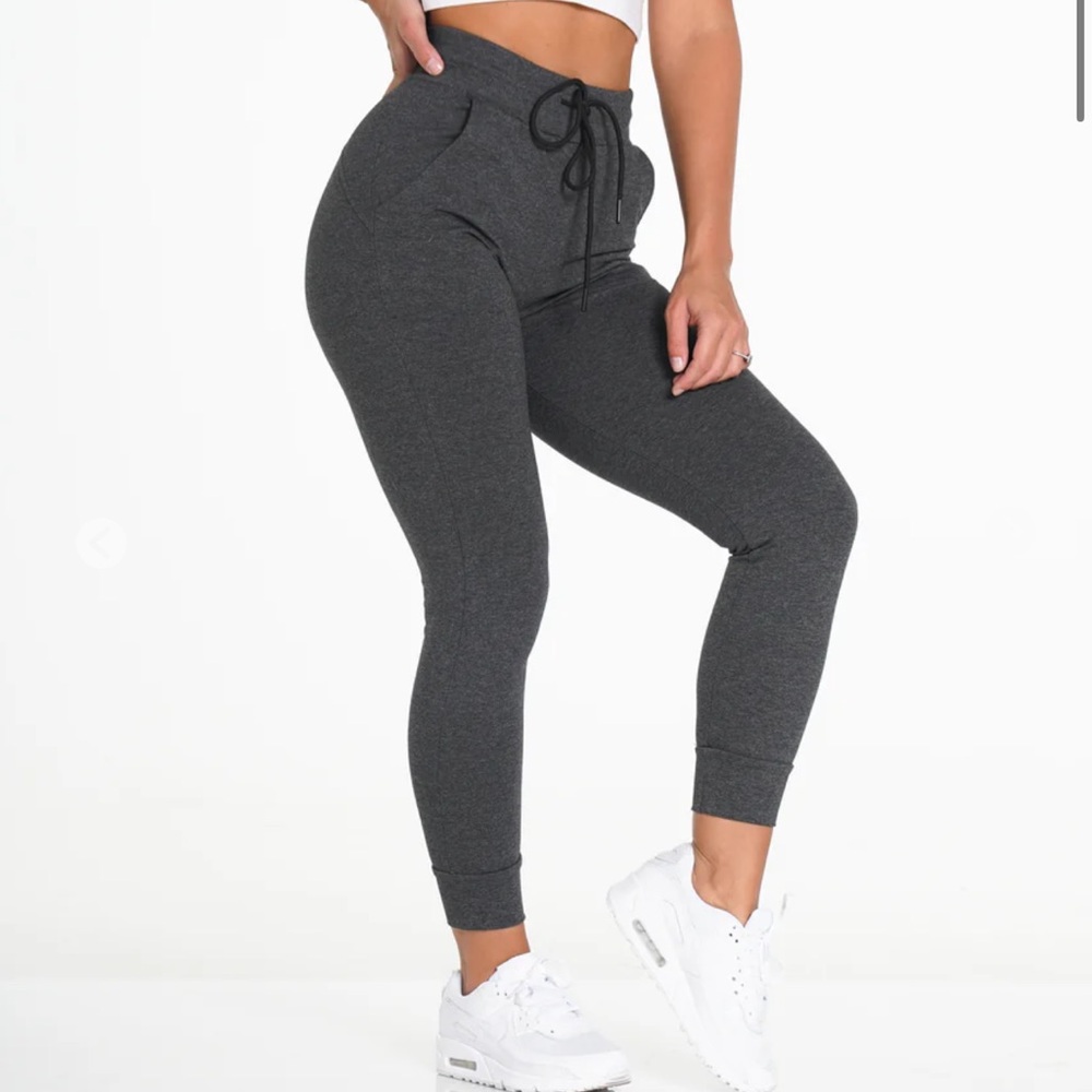 NVGTN Charcoal Relax Joggers / Size S